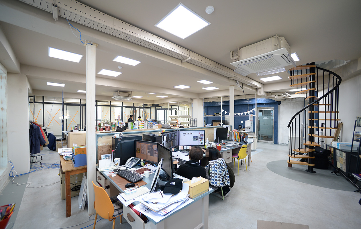 Gwacheon Trees and people company building