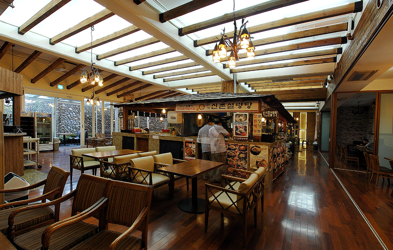 Food court