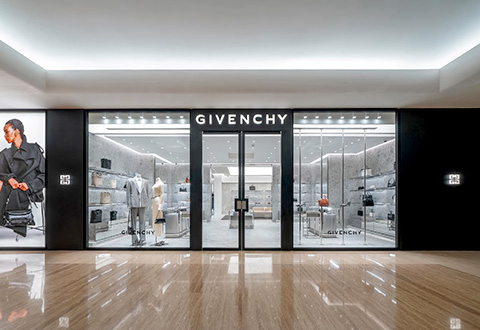 GIVENCHY